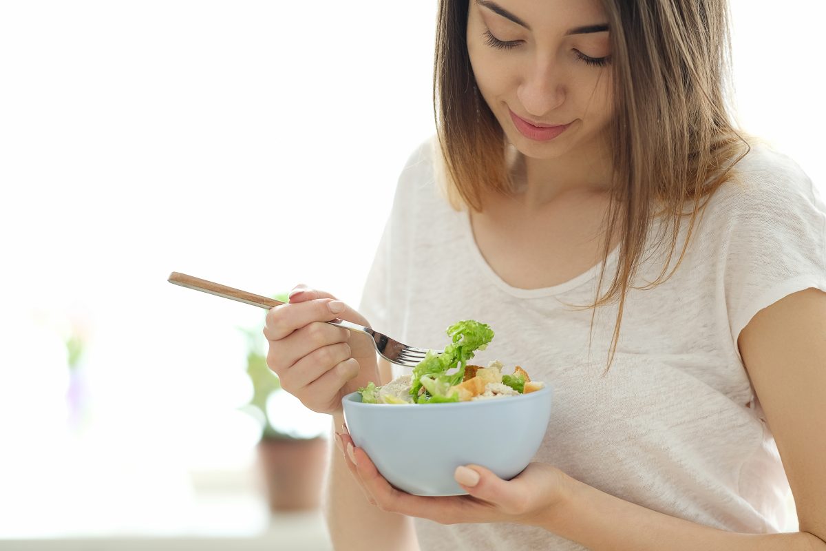 breakfast woman eating 16754425613x2 XjTY0s