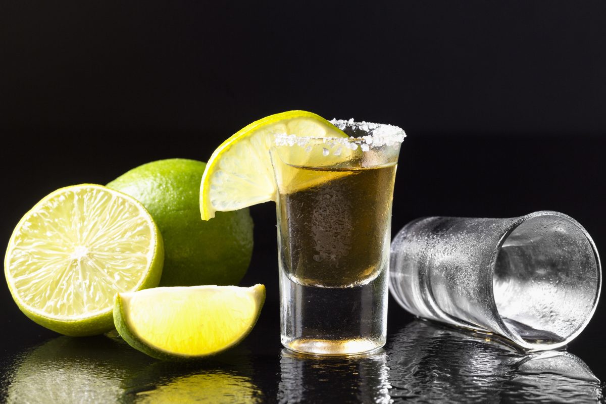 front view gold tequila shot with lime salt 16765597663x2 UhpI6X