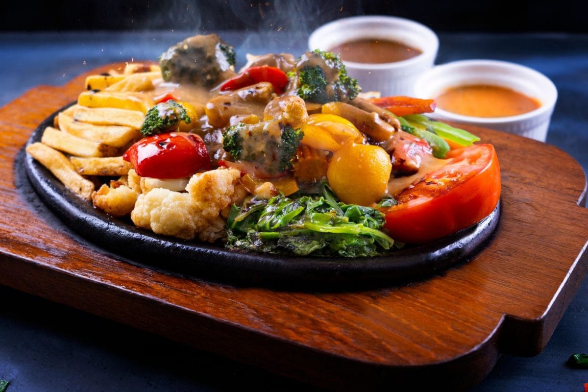 What the Fork: From California, How Sizzlers Became So Hot in Mumbai, Kunal Vijayakar Writes 1 sizzlers mumbai 16755088943x2 vprimN