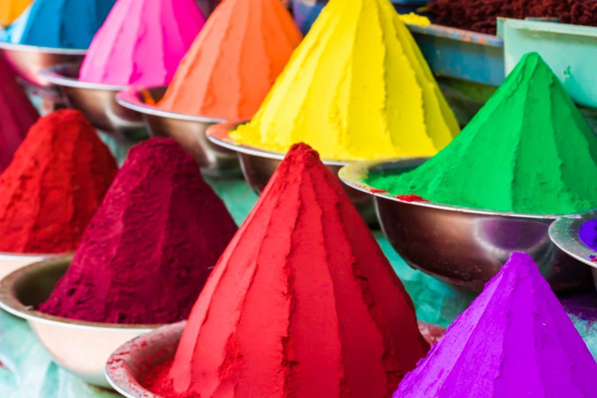 holi colours 16473145903x2 JGtDNp